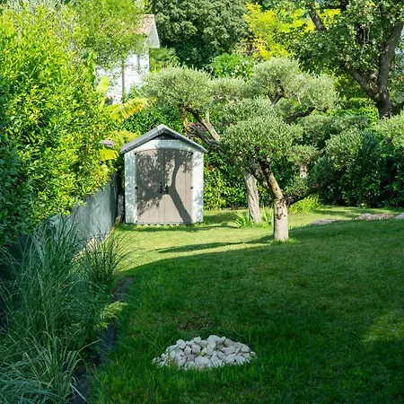 Idyllische Mit Garten & Poolbereich Апартаменты Бардолино